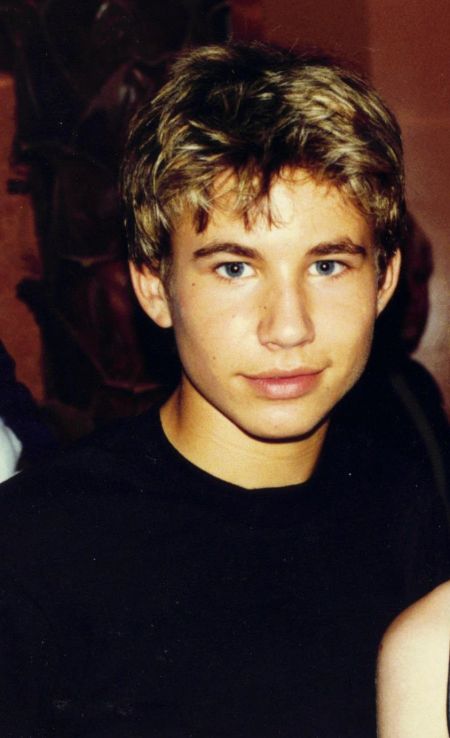 A picture of young Jonathan Taylor Thomas .